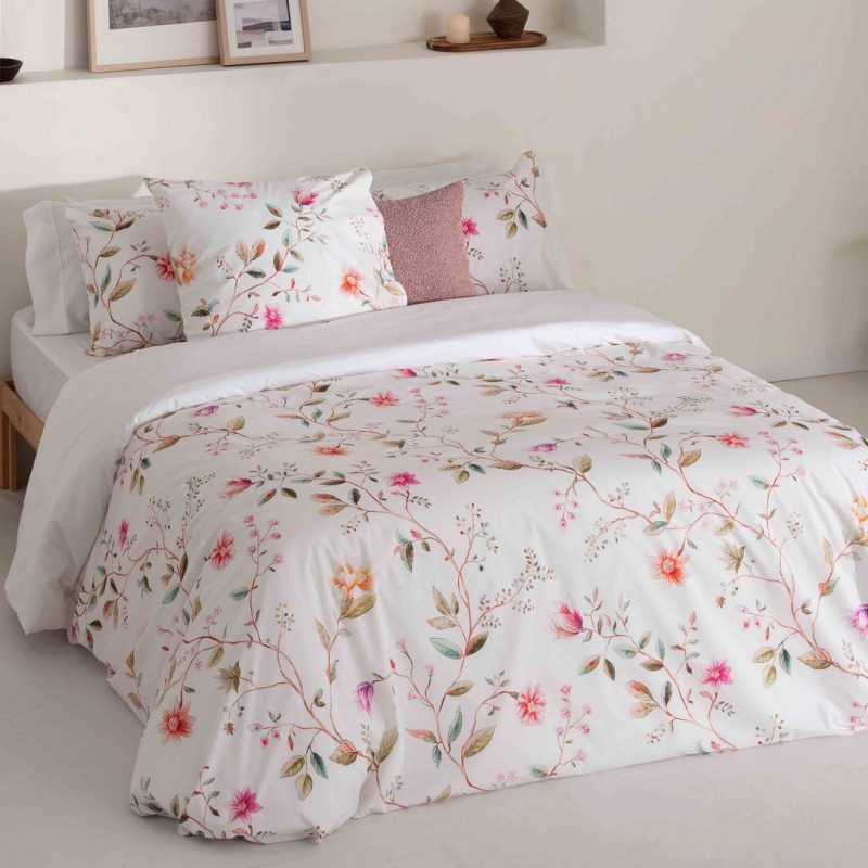 Funda nórdica con Flores delicadas.